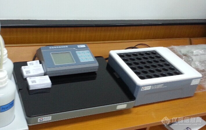 交流會(huì)上，格丹納儀器展示了自主研發(fā)的HT-300實(shí)驗(yàn)電熱板、DS-360智能石墨消解儀