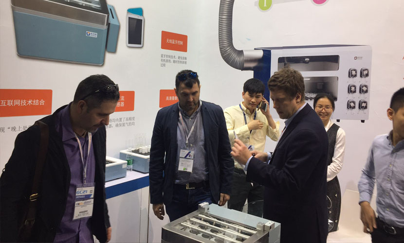 現(xiàn)場交流學(xué)習(xí)